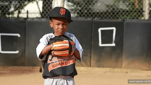 皇马瞄准哈兰德，今夏计划售出本泽马筹款